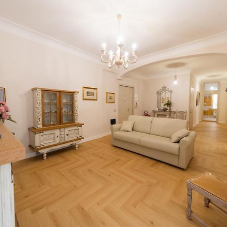 Aep House Pompei Apartment Bagian luar foto